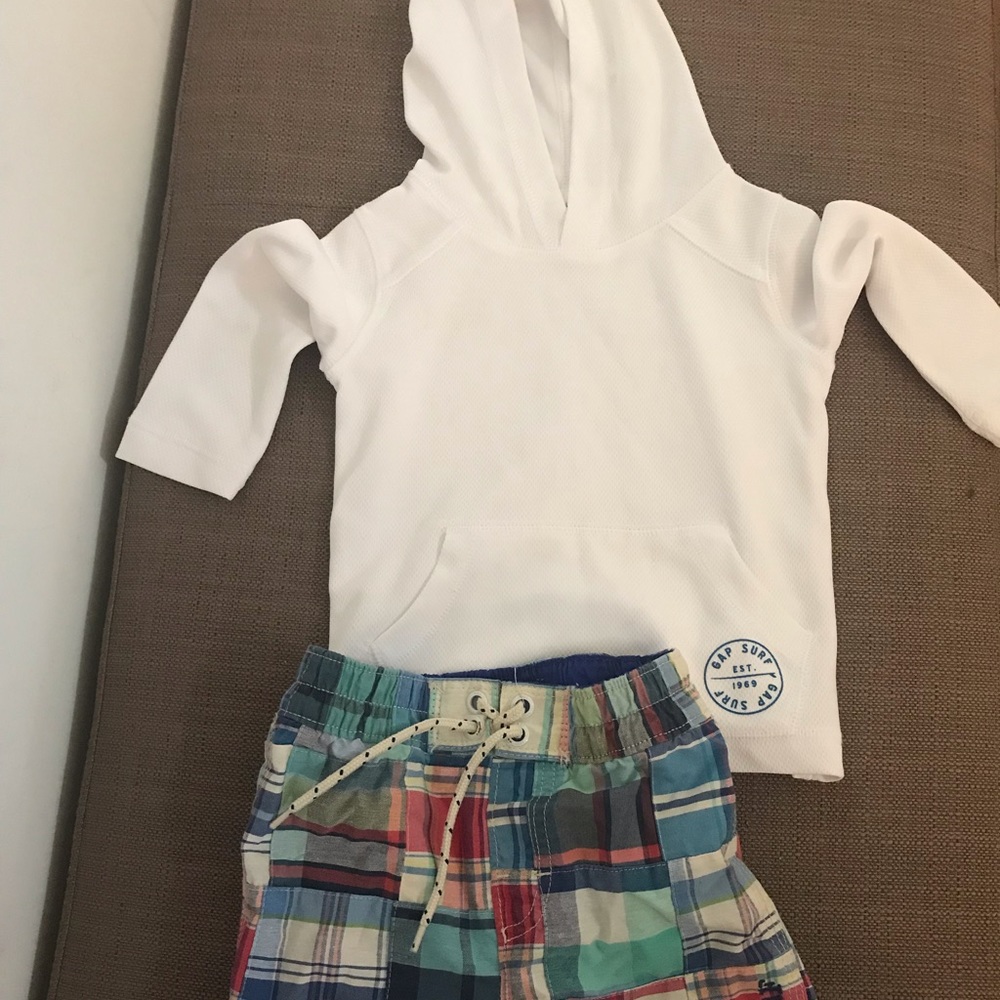 Gap swim suit set. Short and rashguard